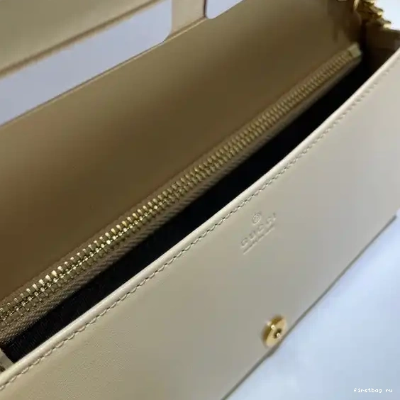 First bag ru Wallet Gucci Chain 0608